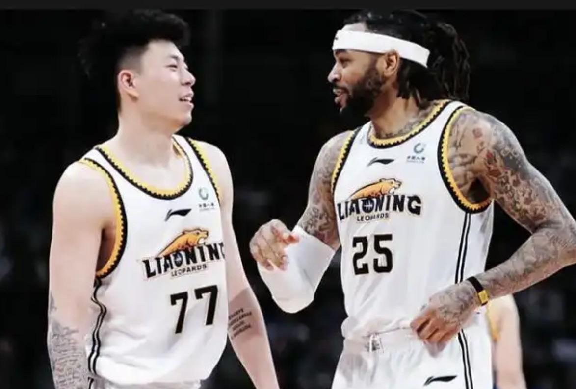 火博体育app下载-莫兰德与张镇麟打趣:你为了和老婆在大城市上海选择了抛弃我